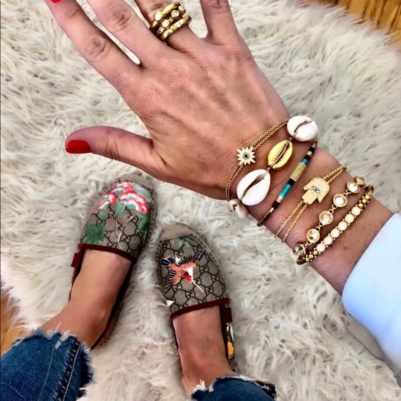 Jewelry - Shell Necklace Bracelet Set